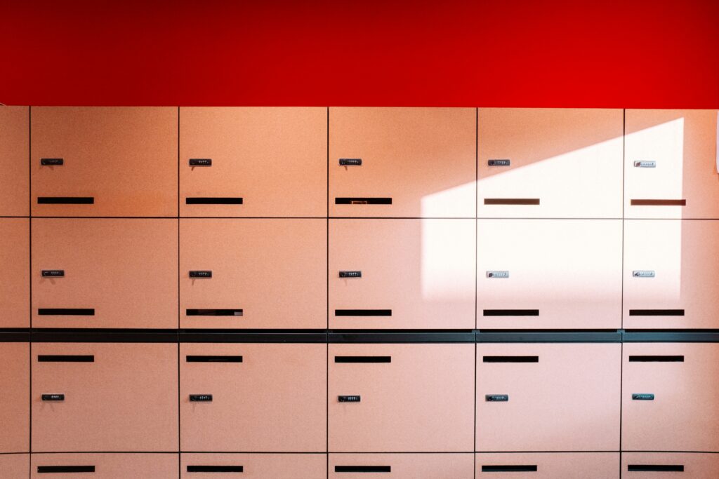 Szafki RODO - jak poradzić sobie z dokumentami do zniszczenia